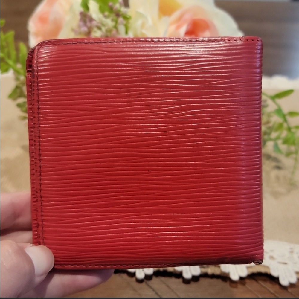 Louis Vuitton Epi Wallet 1466*** rare color   Great condition. AUTHENTIC!!